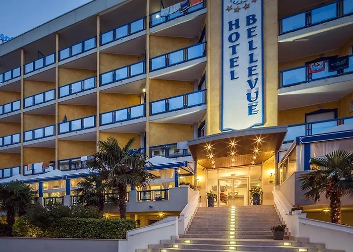 ホテル Bellevue 4*